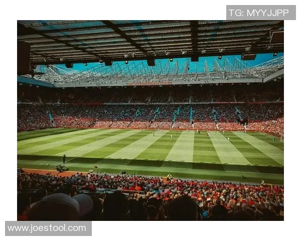 当足球巨星遇上热情女粉丝一场跨越绿茵与心动的双向奔赴 当足球巨星遇上热情女粉丝一场跨越绿茵与心动的双向奔赴