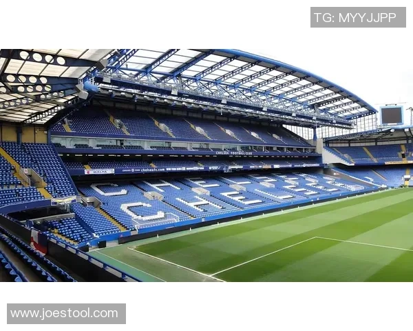 斯特林足球生涯回顾：从切尔西到曼城的光辉历程与成就