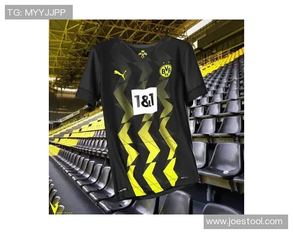 球星同款足球队服亮相,个性设计与经典元素完美融合打造专属球迷装备 球星同款足球队服亮相,个性设计与经典元素完美融合打造专属球迷装备