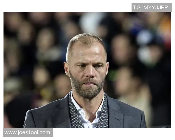 足坛传奇球星外号大脚的成长故事与辉煌瞬间全面揭秘 足坛传奇球星外号大脚的成长故事与辉煌瞬间全面揭秘