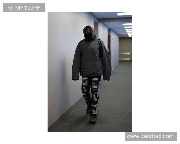 足球女球迷必备时尚潮流球星球衣穿搭指南展现独特魅力与个性