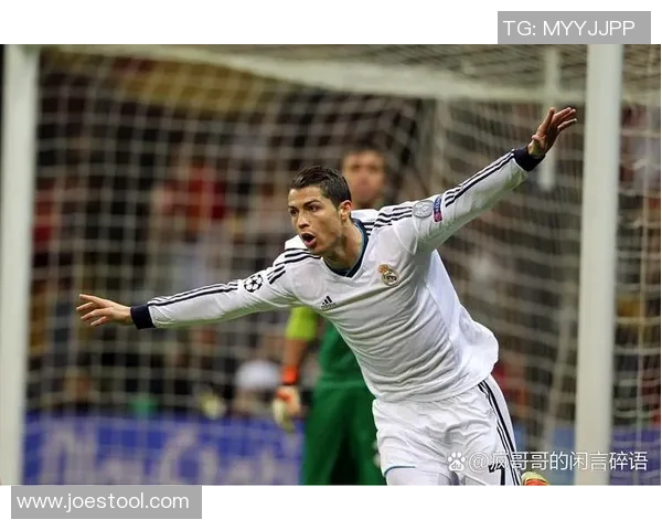 足球球星巧妙穿裆技巧集锦展现球场高超技艺与瞬间反应能力